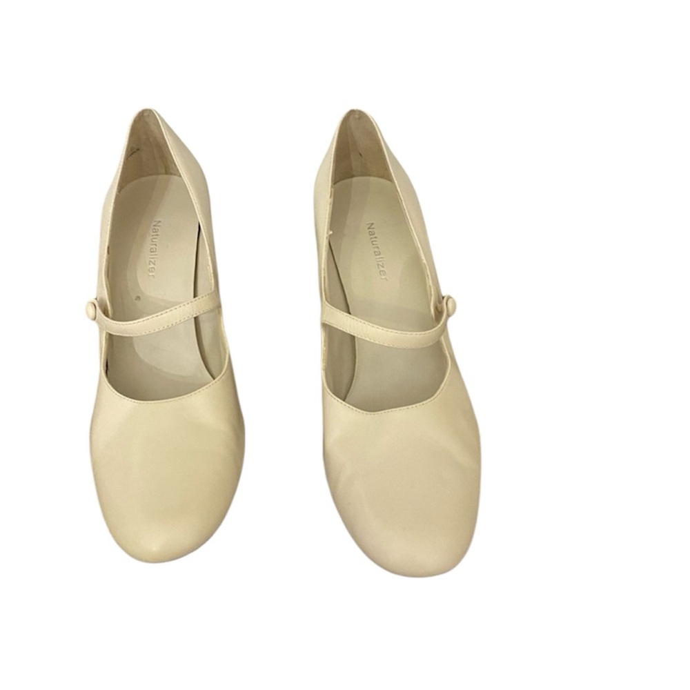 Naturalizer Cream Heels